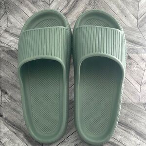 Green Slide Women’s Sandals Size 8